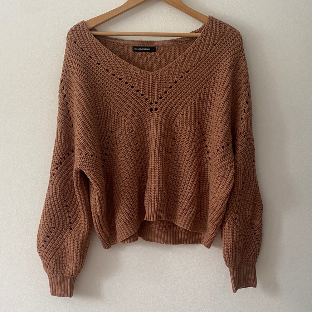 moon & madison V-Neck Brown Sweater